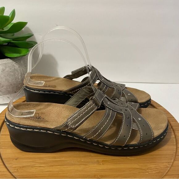 Clark's Gold Metallic Leather Sandal Women's 9 Strappy Coastal Comfort Slide - Picture 2 of 9